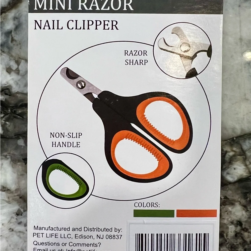 Pet Life Mini Razor Nail Clipper - Black and Green